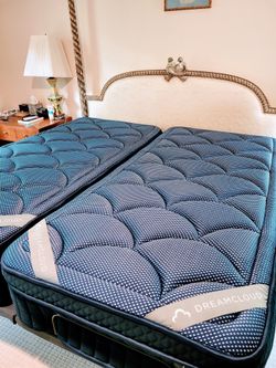 DreamCloud Luxe Hybrid Mattress, Twin XL, Like New, Perfect Condition