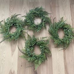 4 small wreathes