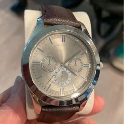 3 DIAL WATCH-Need a battery
