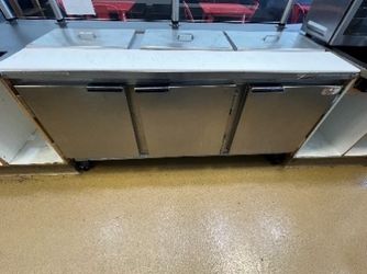 3-Door Refrigerated Sandwich/Salad Prep Table – Stainless