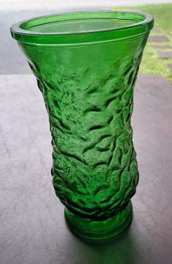 Vintage emerald green glass Vase