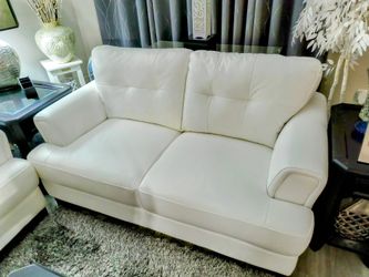 White Premium Leather Chateau D'x Loveseat 