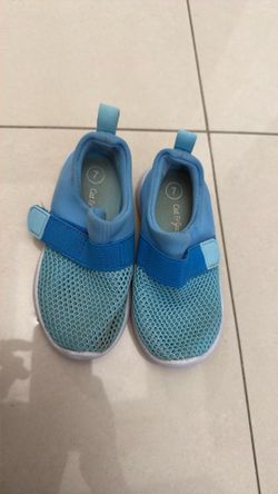 Cat and Jack Water Shoes