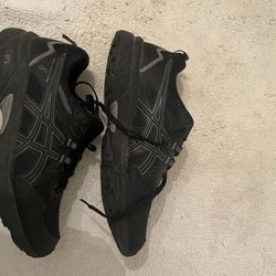 Black Asics  Trainers