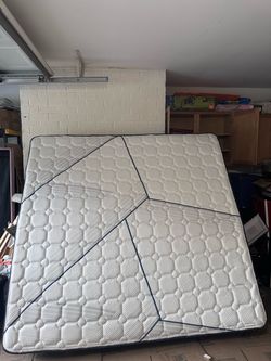 King Size Mattress – Excellent Condition