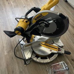 DEWALT 15 Amp Corded 12 in. Compound Double Bevel Miter Saw 