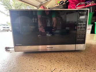 Panasonic Inverter Microwave – Works Great
