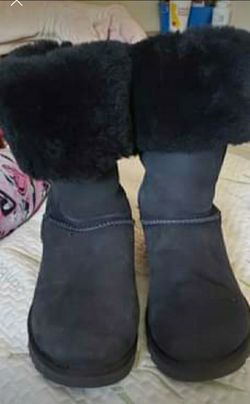 Womens 9.5 Ugg Boots