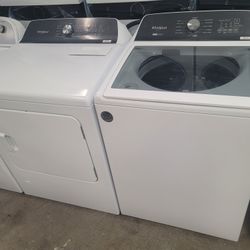 New Whirlpool Glass Top Large Capacity Top Loading Washer With Removable Agitator And Gas Dryer Set 