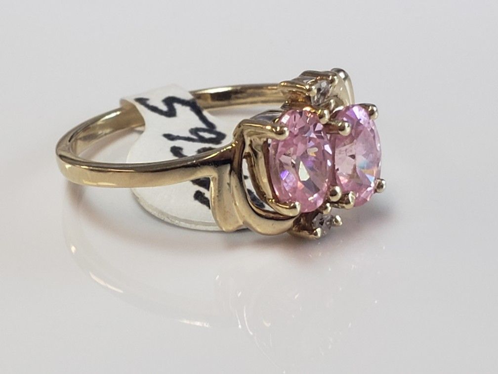 10k Yellow Gokd Pink Cz Ring 2 Grams Size 5.5