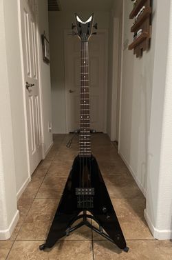 Dean V Metalman Bass Guitar 4 String Passive HB FSOT