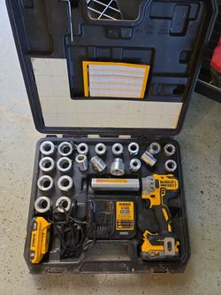 Cable stripper dewalt