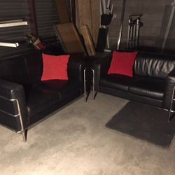 1 Mid-Century style Black leather Loveseat.