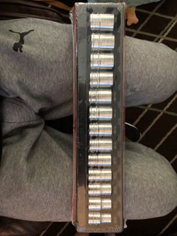 Snap on brand new! 1/2 inch 13 piece shallow metric socket set