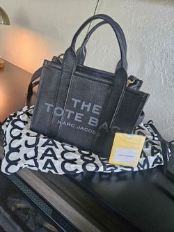 Marc Jacobs The Leather Small Tote Bag - Black
