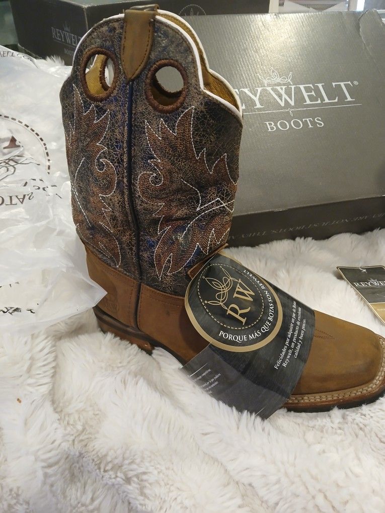 REYWELT COWBOY BOOTS GENUINE LEATHER FULL RUBBER SQUARE TOE #250-H THANG CRACK SIZE: 9.5 / 28.5