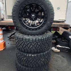 20 Inch Fuel Rims with Nitto Tires Thumbnail