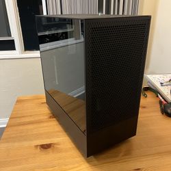 NZXT H5 Flow Compact PC Case - ATX mid-tower