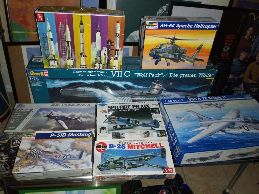 LOOK! GROUP OF RARE MODEL KITS