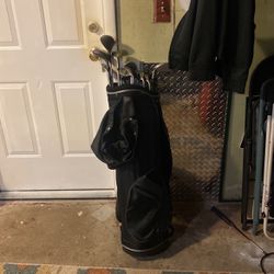 Full Set Of Golf Clubs Including Putter 