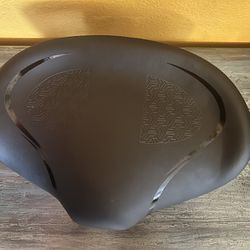New Oversized Noseless Bike Seat. Black 