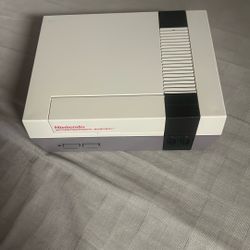 Nintendo NES w/controller and games