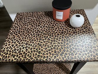 Beautiful HAND PAINTED leopard Print Table!!! 
