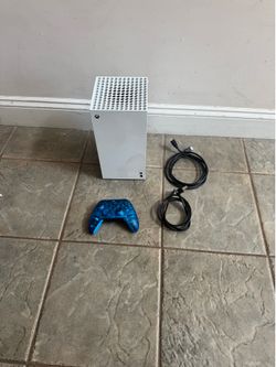 READ Xbox Series X Fully Tested and Working w/ Controller and Cables
