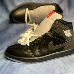 Size 10.5 Jordan 1 Mid Black Metallic Reimagined 