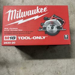 Milwaukee Circular Saw M 18