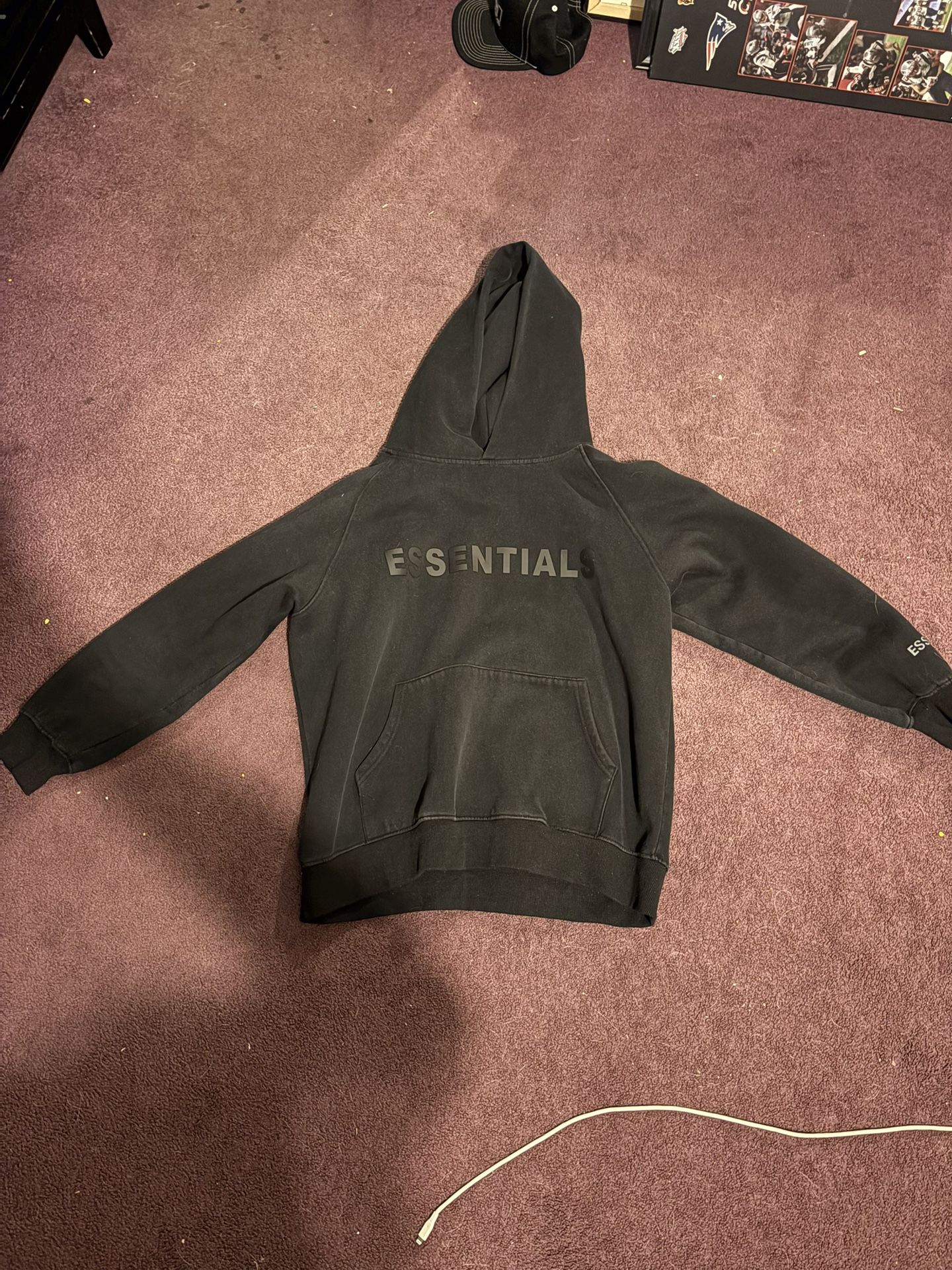 Black essentials hoodie (S)