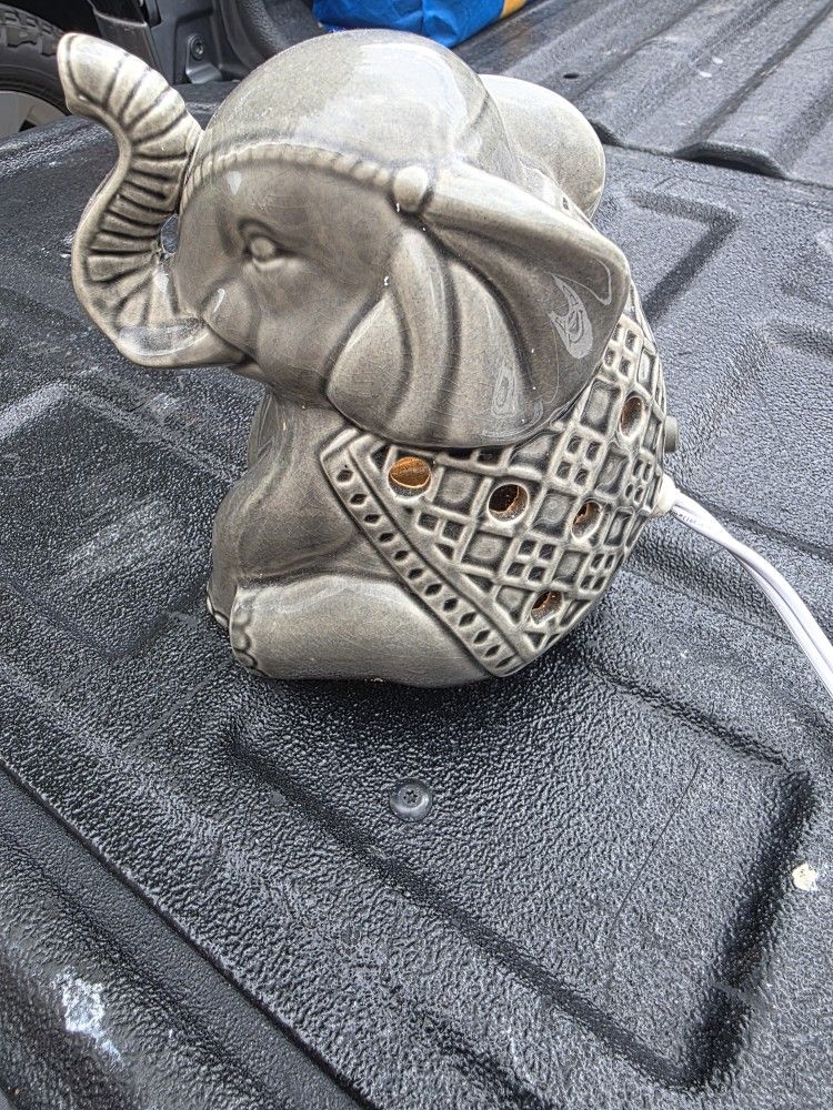 Elephant Light