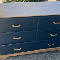 Bedroom Set Twin Bed 1 Nightstand And Large Dresser With Mirror. 