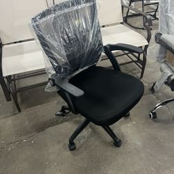 Office Chair, Ergonomic Desk Chair Mid-Back Computer Chair with Flip Up Arms and Lumbar Support, Mesh Office Chair with Wheels, Home Office Chair Swiv