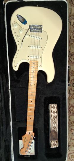 Cool Strat with Case, Olympic White, Great Shape, Great Fender Quality, with Tremolo & Cool Strap; Best$ or Trade a US Telecaster +$ to U