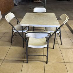 Table 34” + 4 Chairs