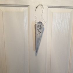 Metal Wall Pocket, Wire Hanger, Flower Design