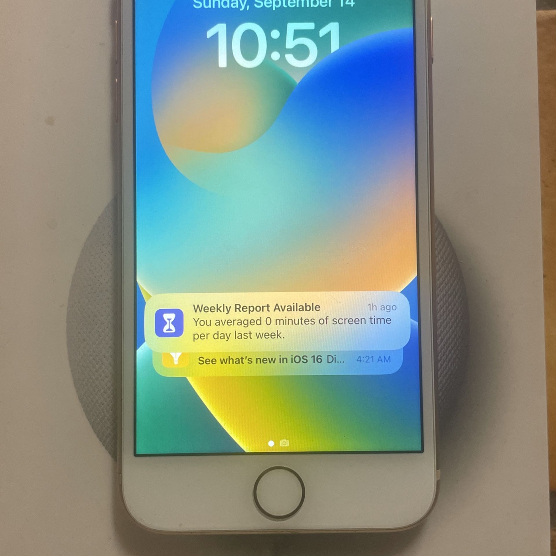 iPhone 8 Rose Gold 64 GB Unlocked For Any Carrier 