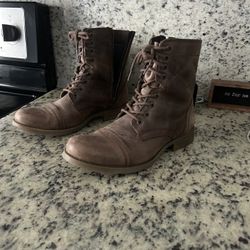 Steve Madden men’s boots 10 like new barely worn 
