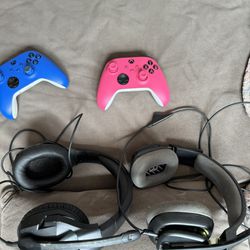 Controllers And Gaming Headsets 