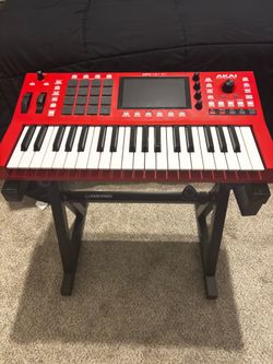 Akai Pro MPC Key 37 w/ Liquid Stands keyboard stand