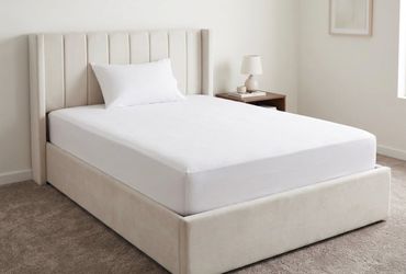 Queen size Upholstered Channel Tufted Platform Bed Frame and mattress