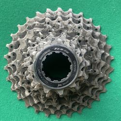 shimano 105 cs-r7000 11-speed cassette 11-30t for road bikes