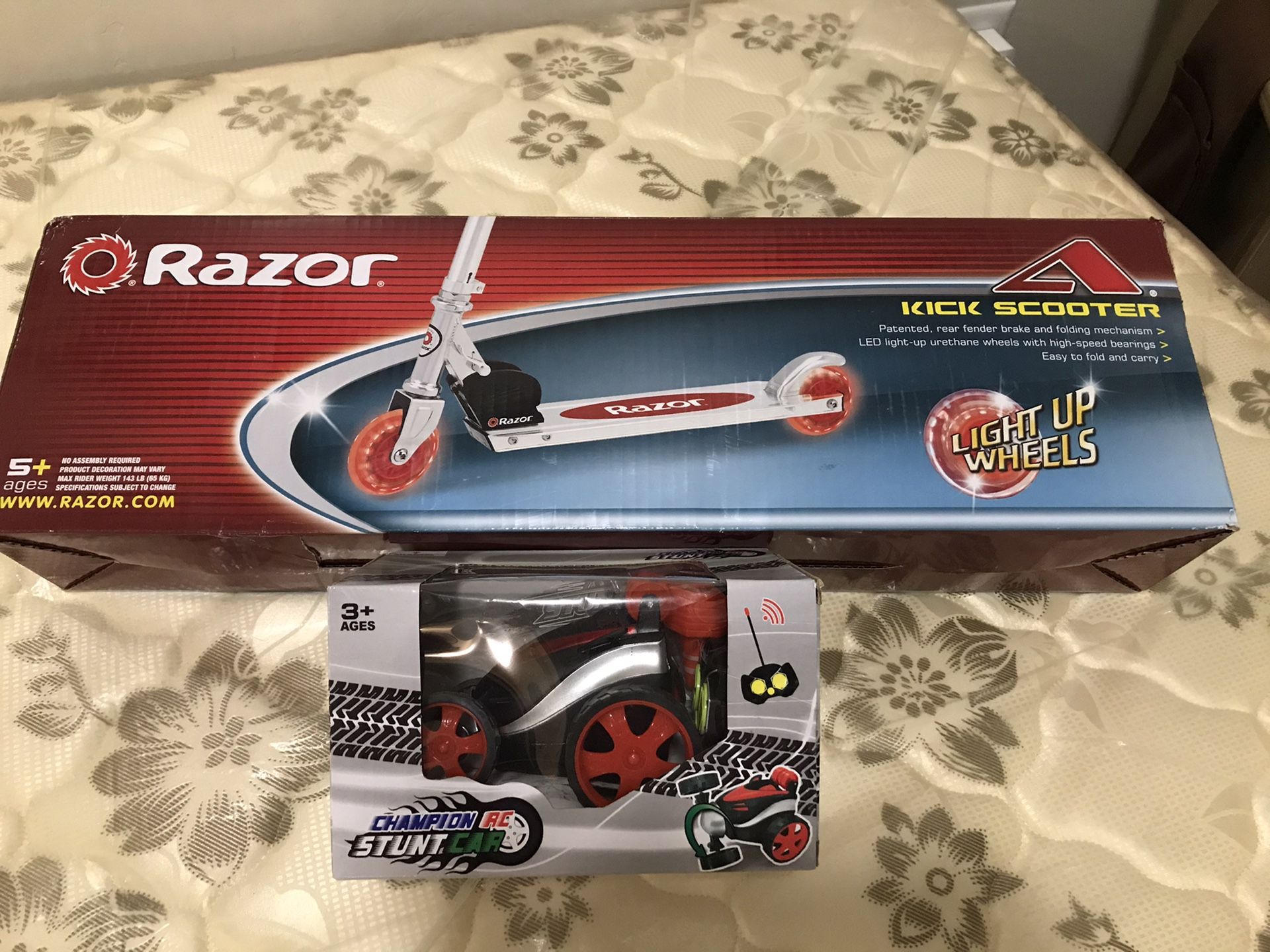 Razor scooter (Red) with light up wheels & Remote control car NEW