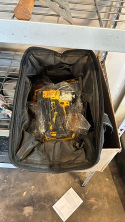 Dewalt 3 Tool Kit w/ Batteries and Bag