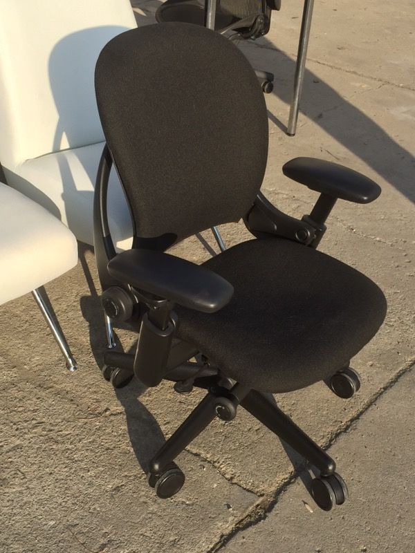 SteelCase Leap chair V1 perfect condition I have 10