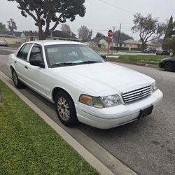 2004 Ford Crown Victoria