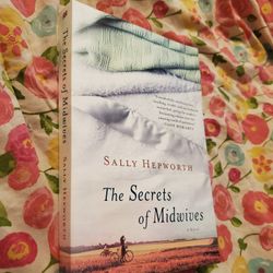 The Secrets of Midwives by Sally Hepworth (Paperback)