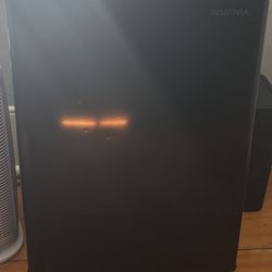 Mini fridge 