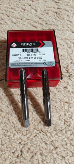 Cleveland 3/8-16 plugs hand tap is made of high-speed steel with a bright finish. Has a 1002